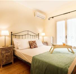 3 bedroom villa with pool & sea & mountain views, Episkepsi, sleeps 7